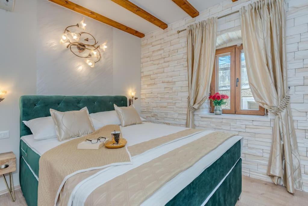 Diva 1,Stylish Old Town Studio Apartment Near Beach Split Extérieur photo