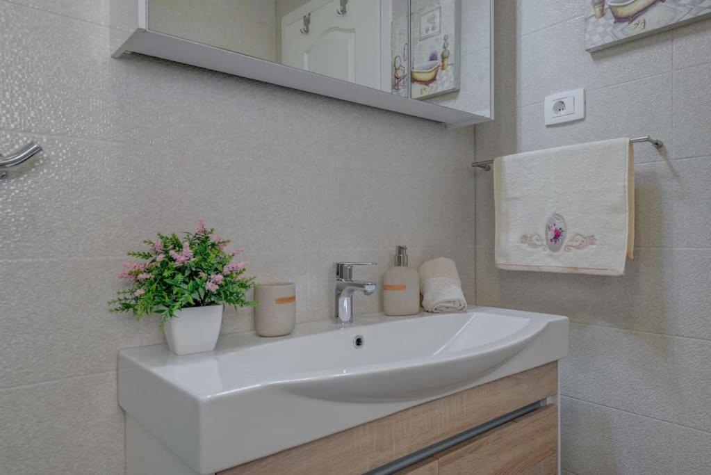 Diva 1,Stylish Old Town Studio Apartment Near Beach Split Extérieur photo
